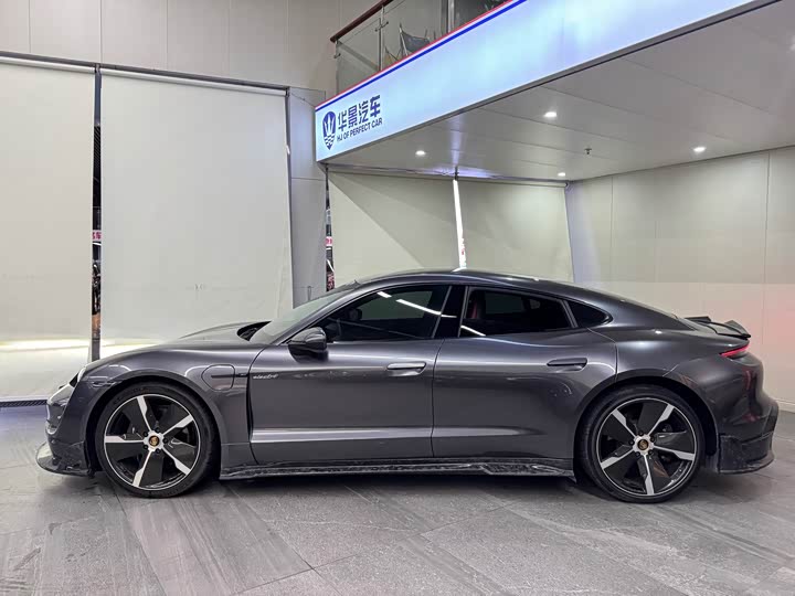 Фото 7 - Porsche Taycan