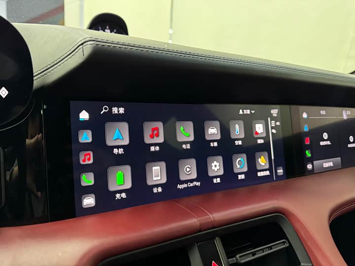 Фото 9 - Porsche Taycan