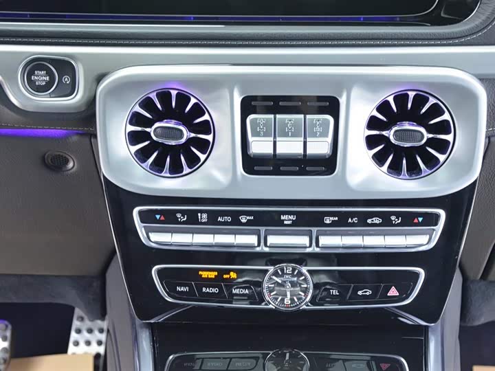 Фото 8 - Mercedes-Benz G-Class AMG