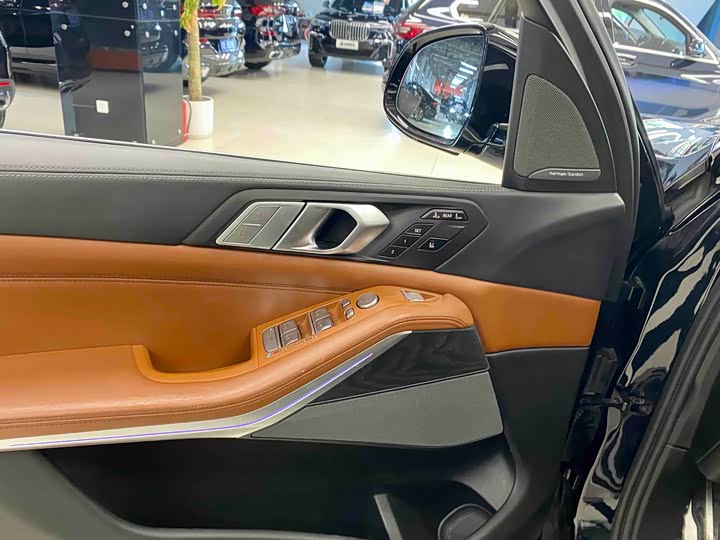 Фото 11 - BMW X7