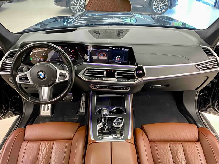 Фото 13 - BMW X7