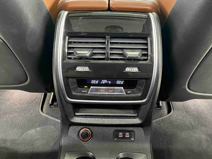 Фото 18 - BMW X7