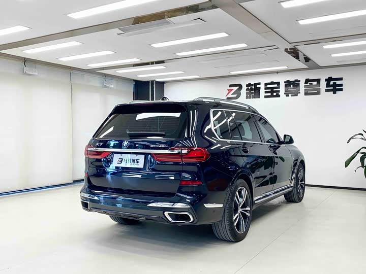 Фото 22 - BMW X7
