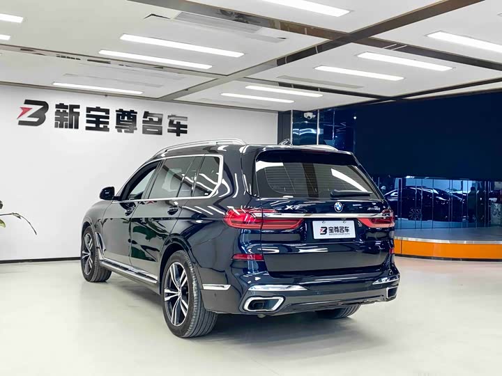 Фото 24 - BMW X7