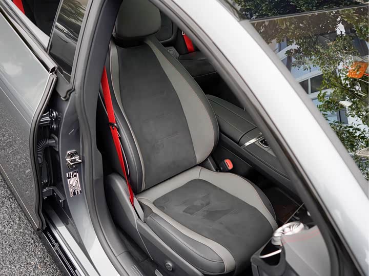 Фото 14 - Mercedes-Benz EQE AMG