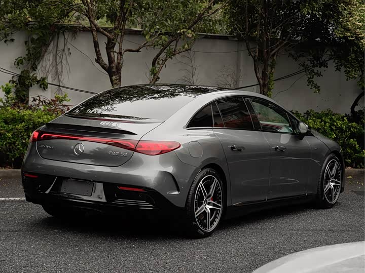 Фото 6 - Mercedes-Benz EQE AMG