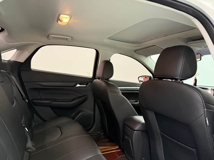 Фото 14 - Ford Escort