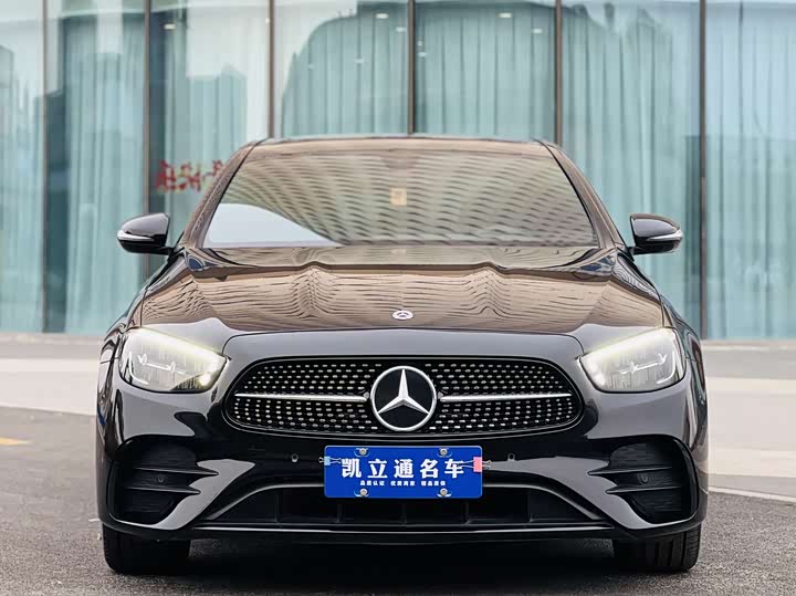 Фото 2 - Mercedes-Benz E-Class