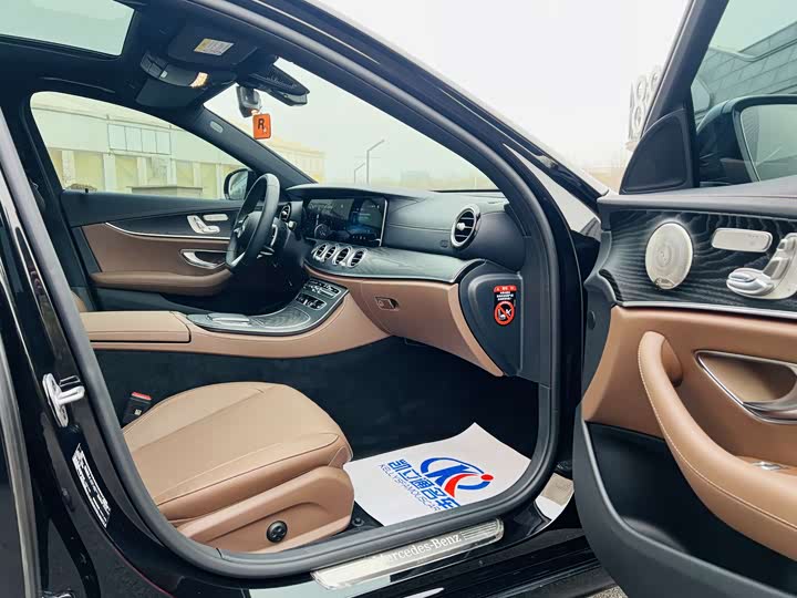 Фото 7 - Mercedes-Benz E-Class