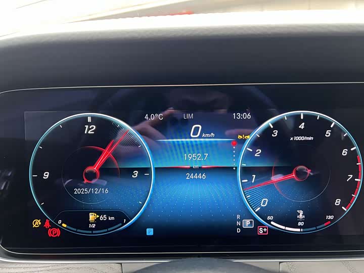 Фото 9 - Mercedes-Benz E-Class