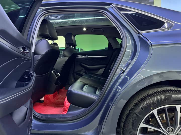 Фото 6 - Geely Preface