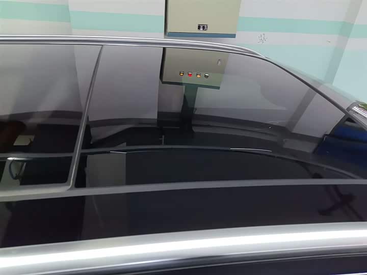 Фото 19 - Hongqi HS3