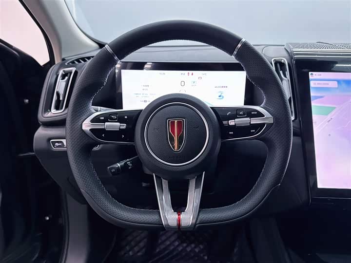 Фото 21 - Hongqi HS3