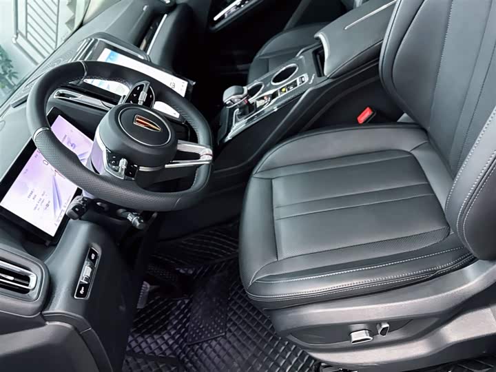 Фото 23 - Hongqi HS3