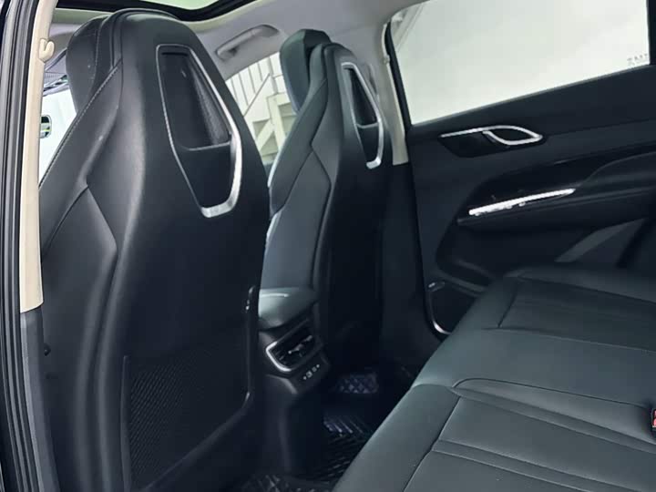 Фото 4 - Hongqi HS3