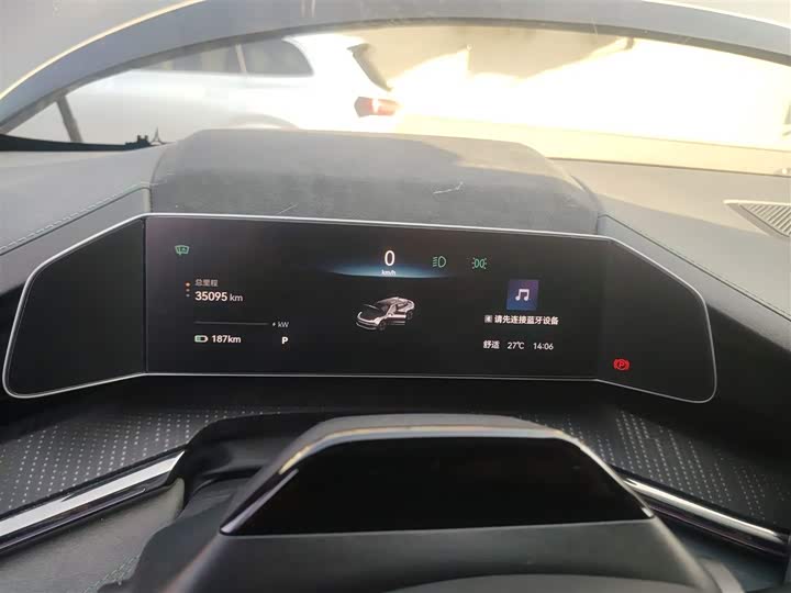 Фото 12 - Zeekr 001