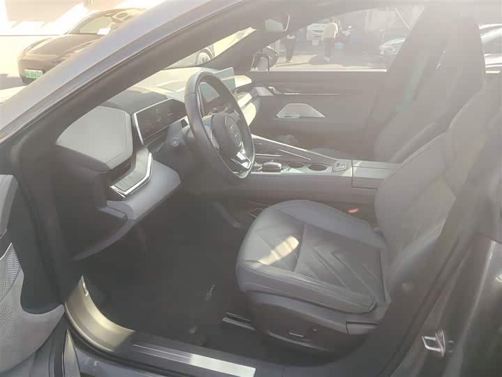 Фото 15 - Zeekr 001