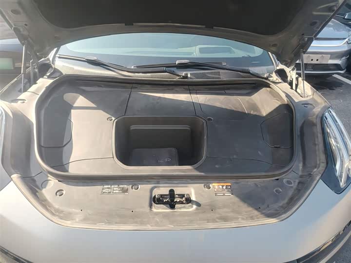 Фото 20 - Zeekr 001