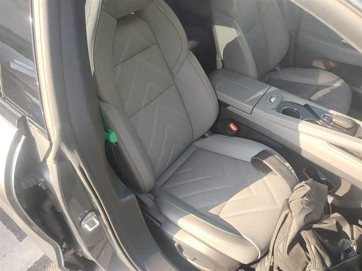 Фото 25 - Zeekr 001