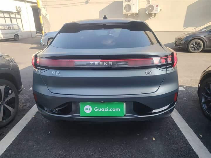 Фото 6 - Zeekr 001