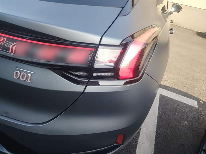 Фото 8 - Zeekr 001