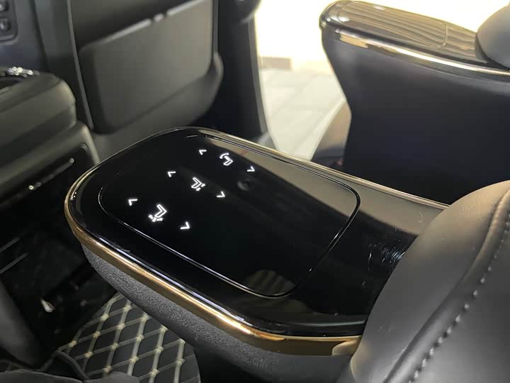 Фото 10 - GAC Trumpchi M8