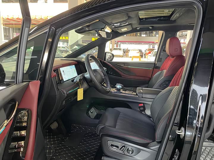 Фото 4 - GAC Trumpchi M8