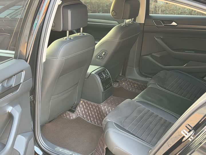 Фото 5 - Volkswagen Magotan