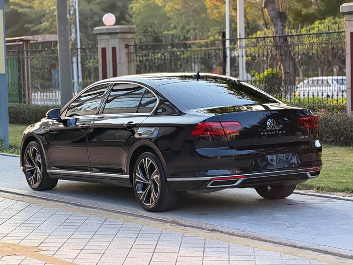 Фото 7 - Volkswagen Magotan