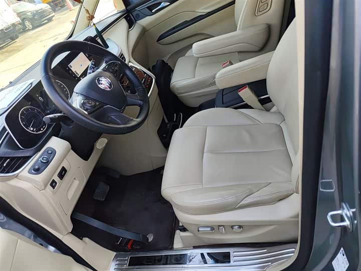 Фото 15 - Buick GL8 ES