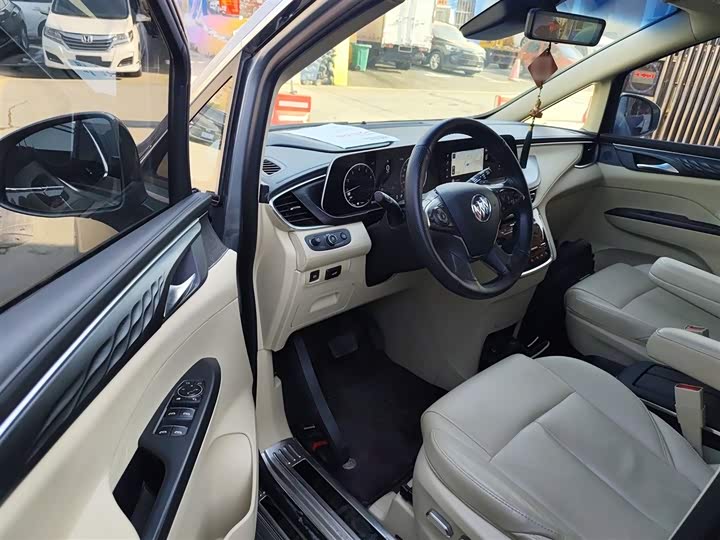 Фото 16 - Buick GL8 ES