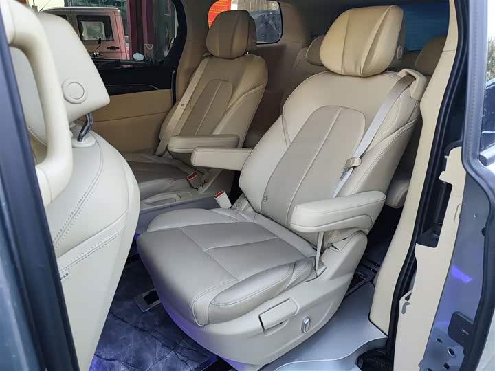 Фото 17 - Buick GL8 ES