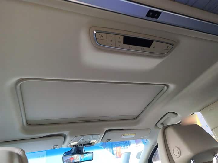 Фото 18 - Buick GL8 ES