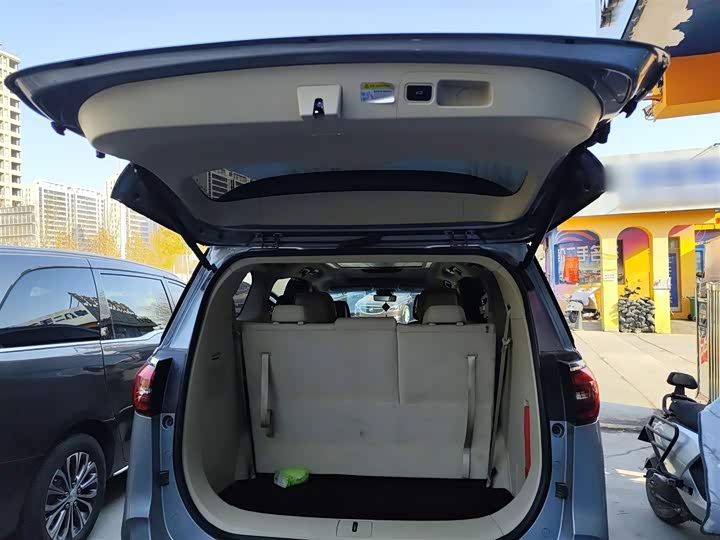 Фото 19 - Buick GL8 ES