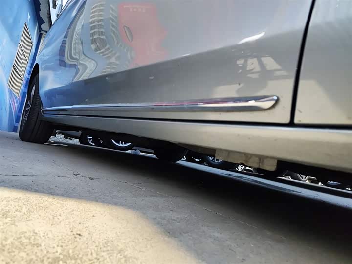 Фото 21 - Buick GL8 ES