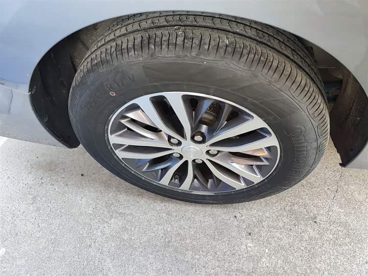 Фото 26 - Buick GL8 ES