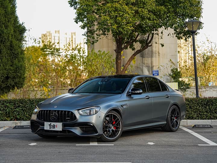 Фото 1 - Mercedes-Benz E-Class AMG