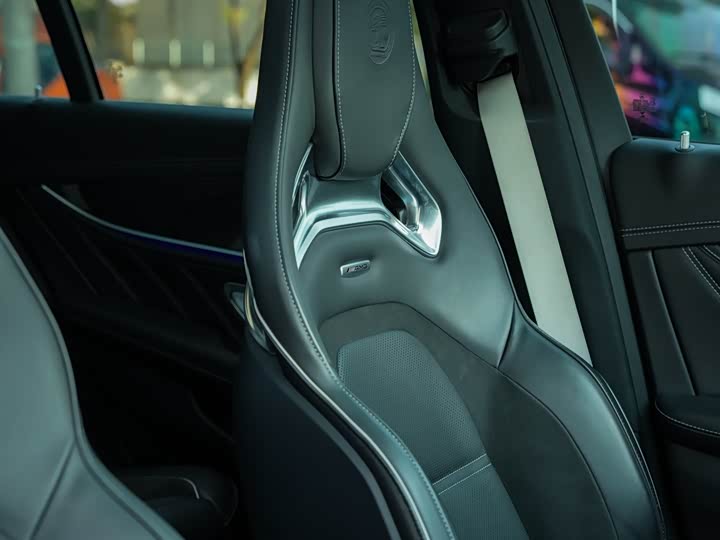 Фото 10 - Mercedes-Benz E-Class AMG