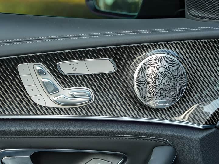 Фото 13 - Mercedes-Benz E-Class AMG