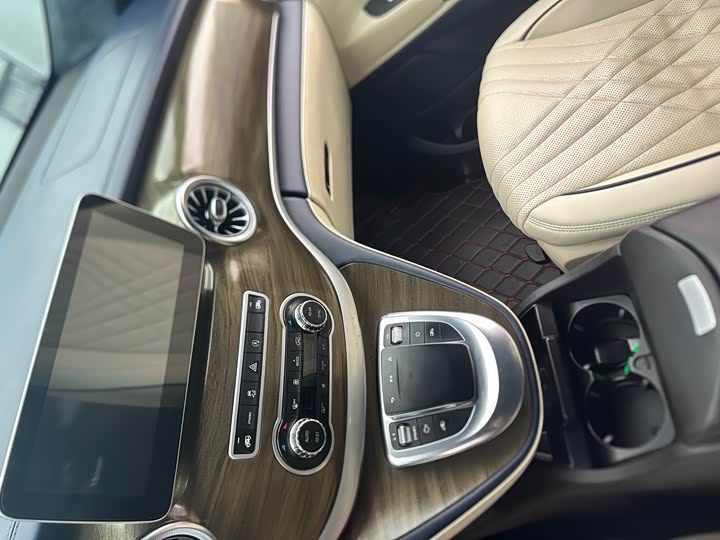 Фото 35 - Mercedes-Benz Vito