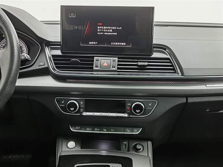 Фото 12 - Audi Q5L