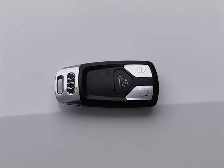 Фото 19 - Audi Q5L