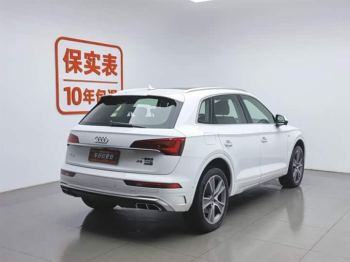 Фото 2 - Audi Q5L