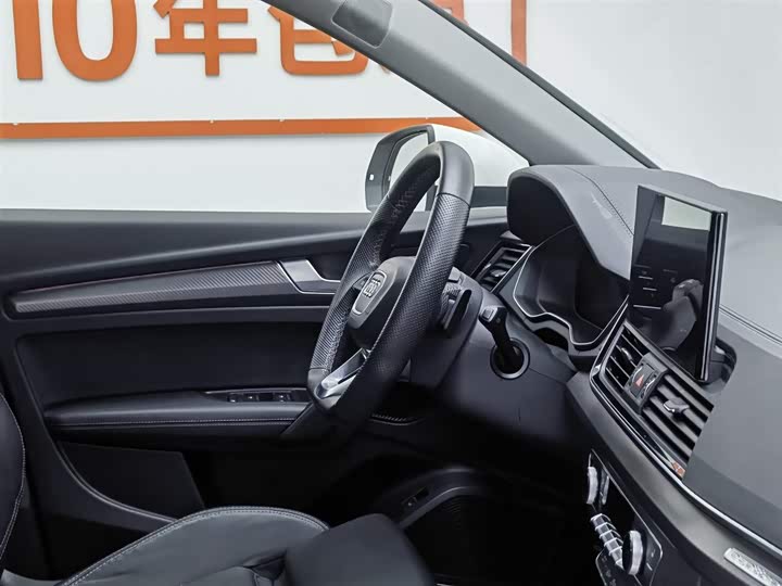 Фото 22 - Audi Q5L