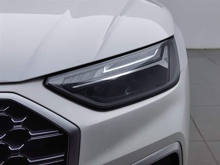 Фото 7 - Audi Q5L