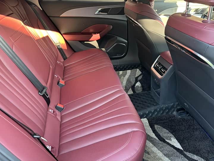 Фото 11 - Hongqi HS5