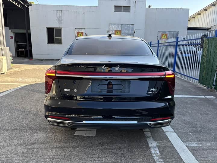 Фото 14 - Hongqi HS5