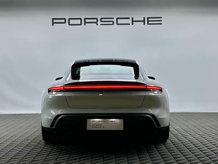 Фото 5 - Porsche Taycan