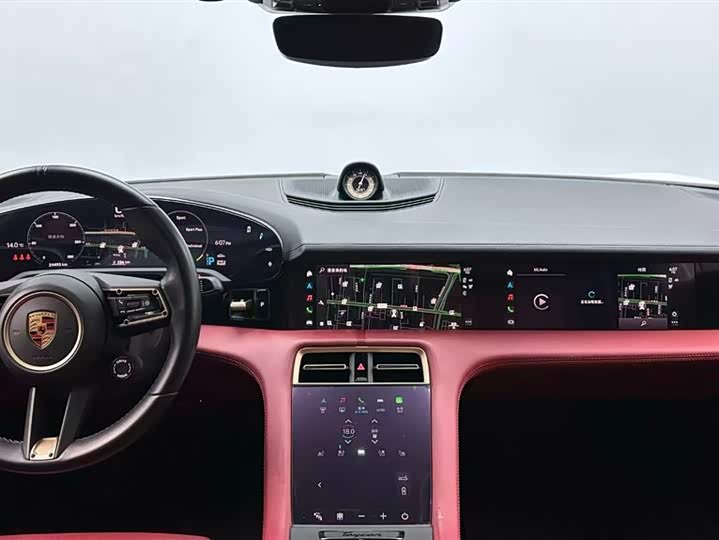 Фото 9 - Porsche Taycan