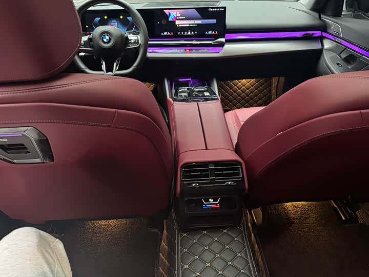 Фото 9 - BMW 5 Series